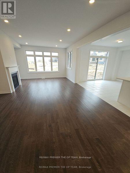 5 Abbey Crescent, Barrie (Painswick South), Ontario  L9J 0B7 - Photo 2 - S12600890