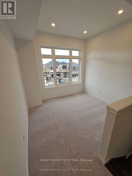 5 Abbey Crescent, Barrie (Painswick South), Ontario  L9J 0B7 - Photo 8 - S12600890