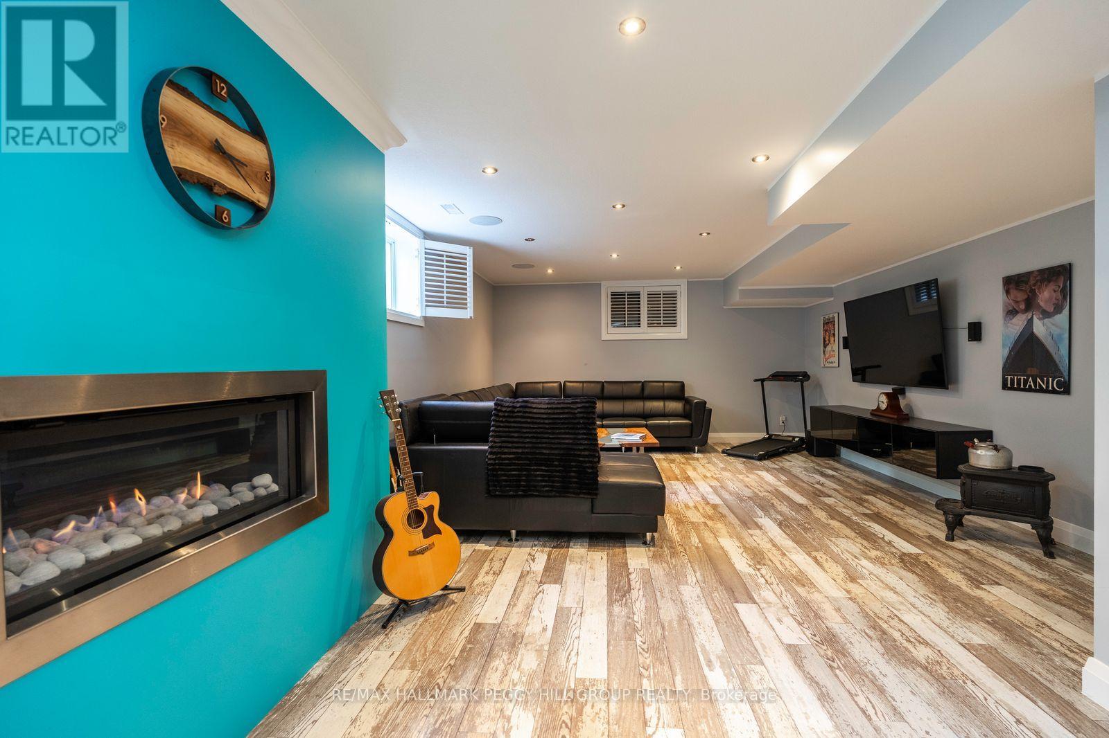 127 Goldfinch Crescent, Tiny, Ontario  L0L 2J0 - Photo 14 - S12600972