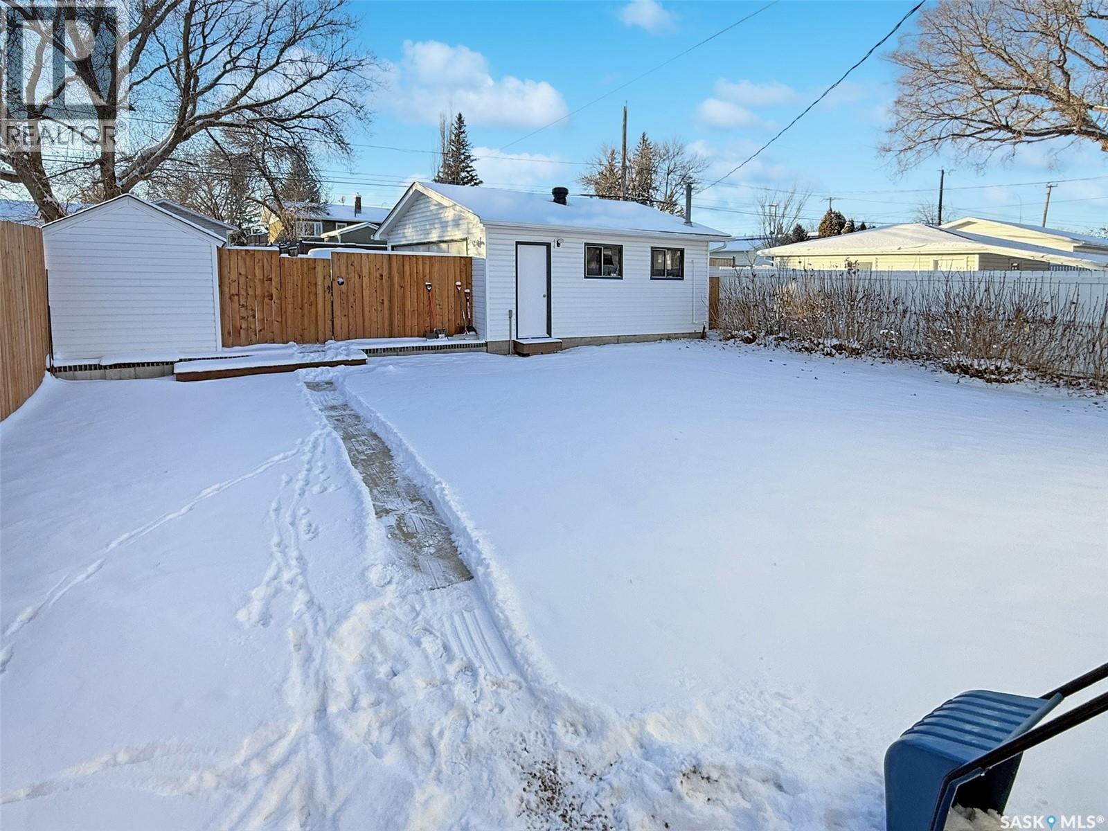 634 5th Avenue Nw, Swift Current, Saskatchewan  S9H 0X4 - Photo 20 - SK025188