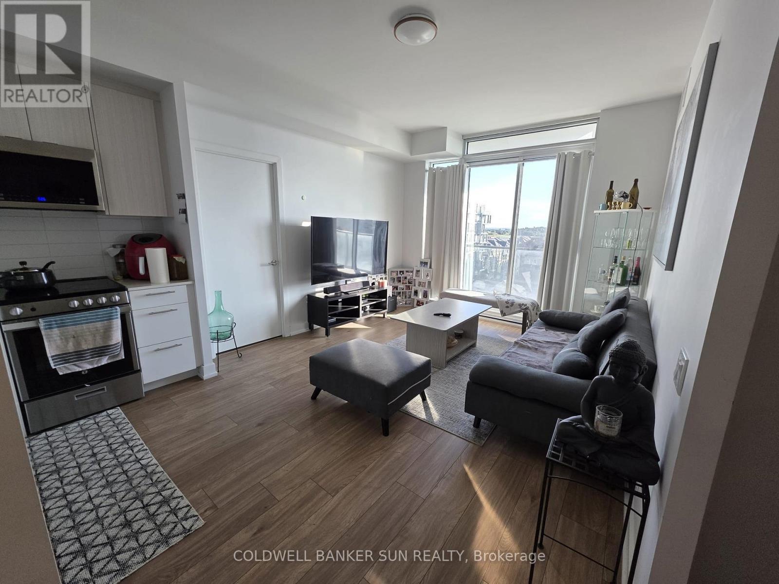 601 - 215 Veterans Drive, Brampton, Ontario  L7A 4S6 - Photo 8 - W12600846