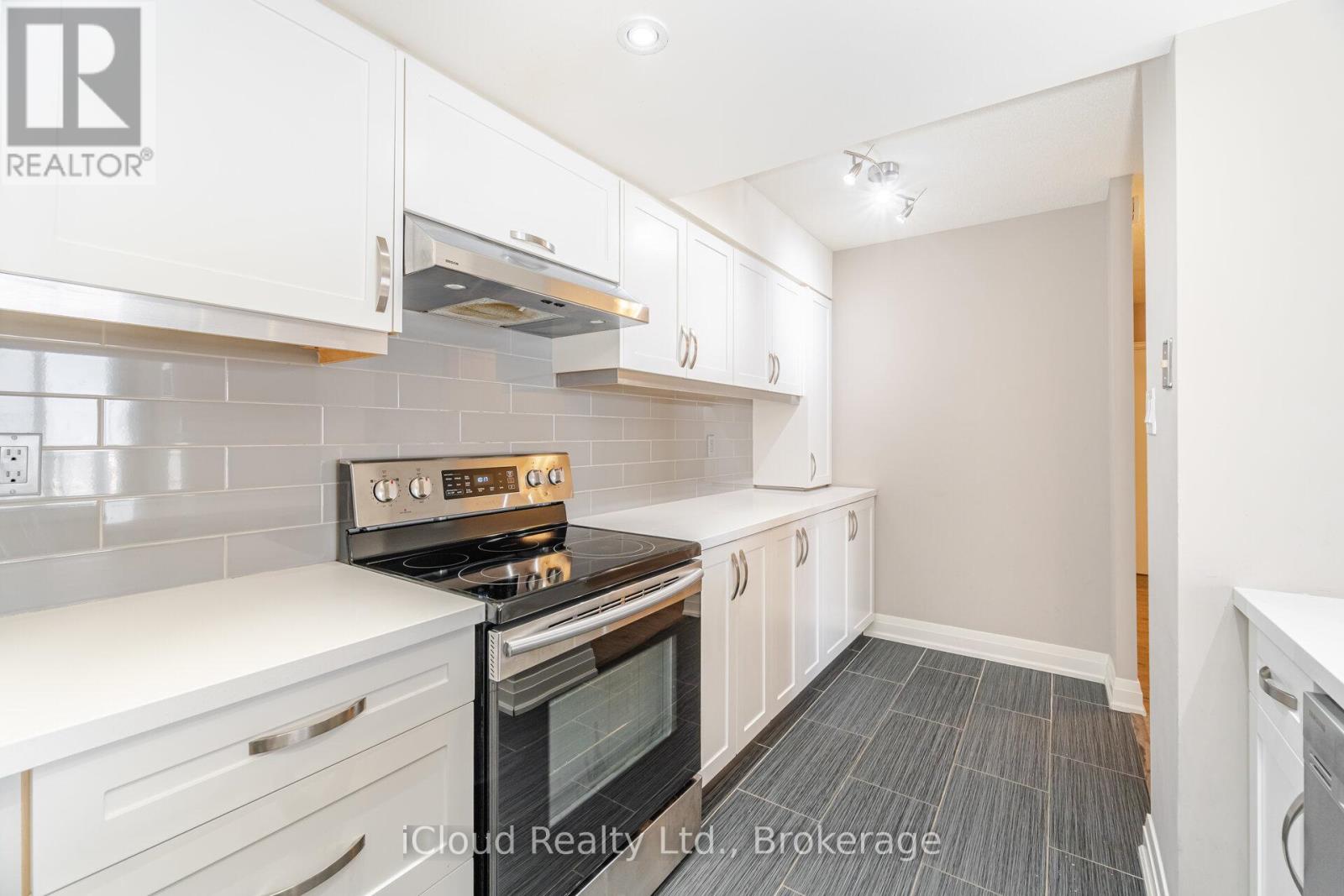 1511 - 550 Webb Drive, Mississauga (City Centre), Ontario  L5B 3Y4 - Photo 10 - W12600860