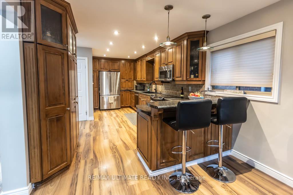 6869 Hickling Crescent, Mississauga (Meadowvale), Ontario  L5N 4Y1 - Photo 10 - W12600874