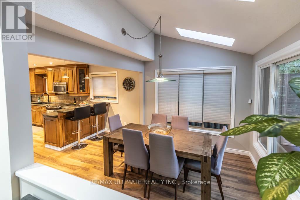 6869 Hickling Crescent, Mississauga (Meadowvale), Ontario  L5N 4Y1 - Photo 12 - W12600874