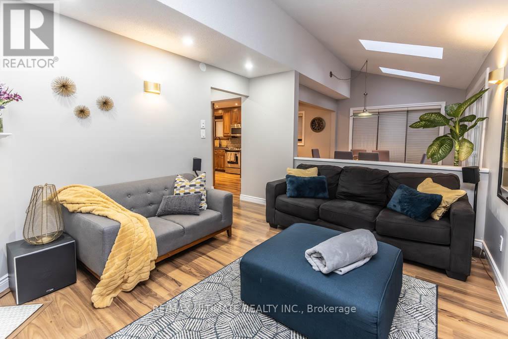 6869 Hickling Crescent, Mississauga (Meadowvale), Ontario  L5N 4Y1 - Photo 16 - W12600874