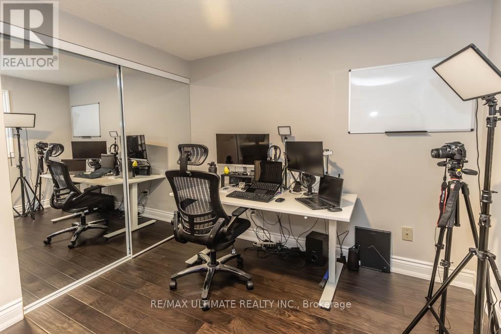 6869 Hickling Crescent, Mississauga (Meadowvale), Ontario  L5N 4Y1 - Photo 29 - W12600874