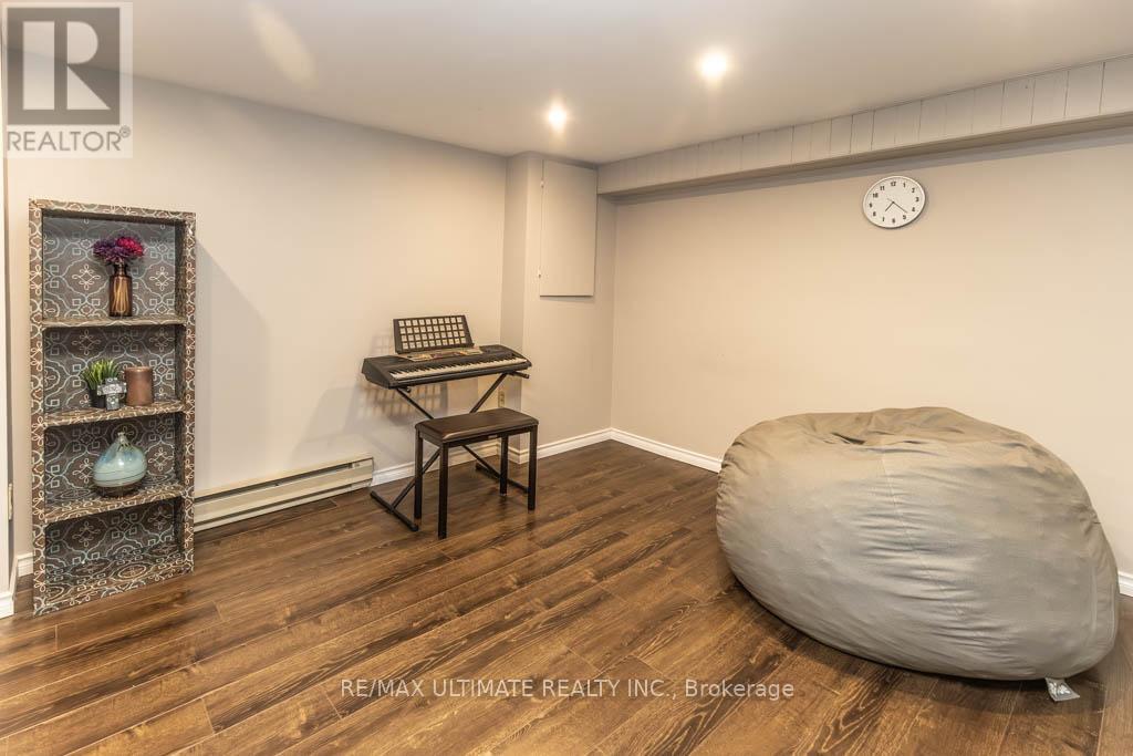 6869 Hickling Crescent, Mississauga (Meadowvale), Ontario  L5N 4Y1 - Photo 32 - W12600874