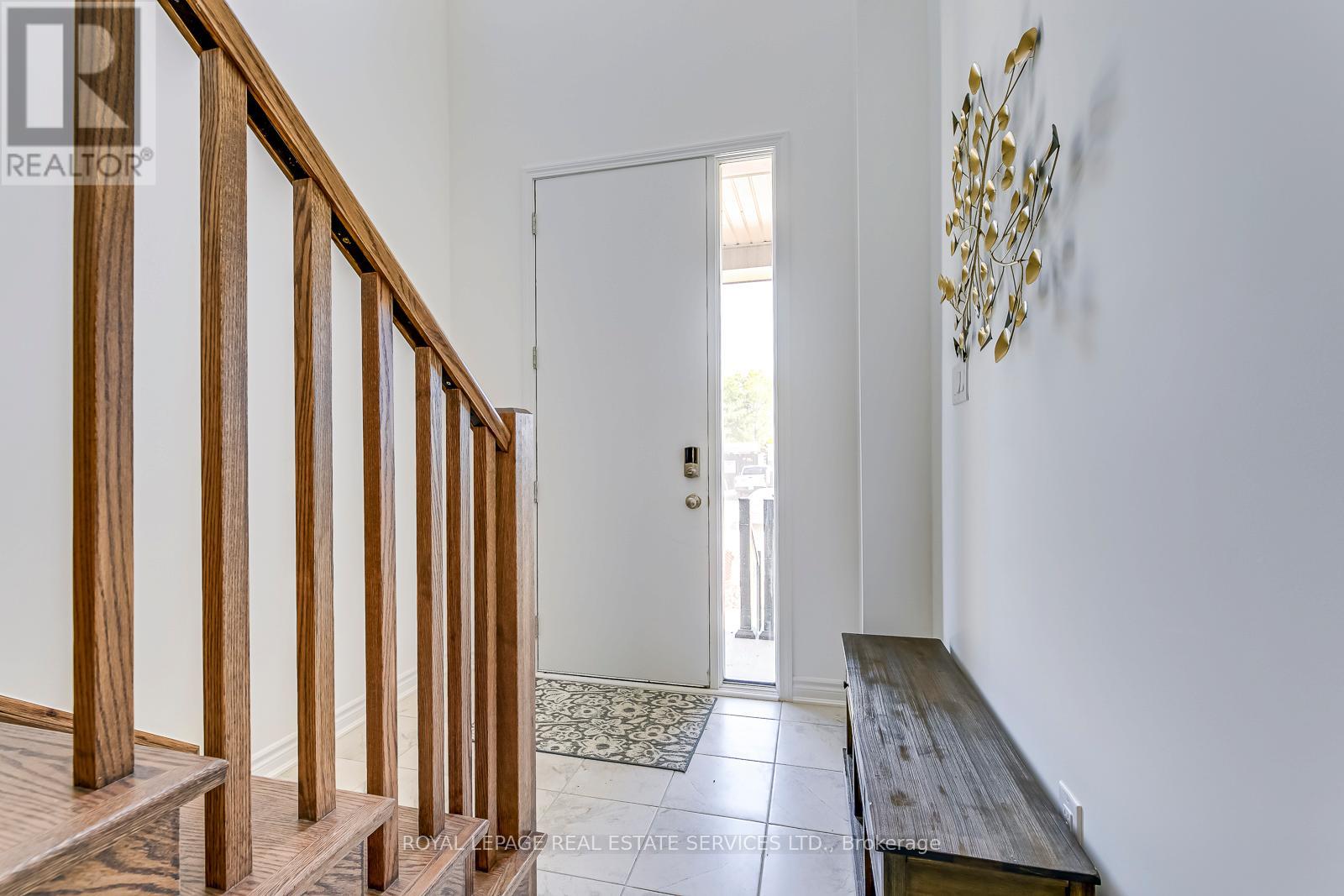 5188 Viola Desmond Drive, Mississauga, Ontario  L5M 2S7 - Photo 3 - W12600922