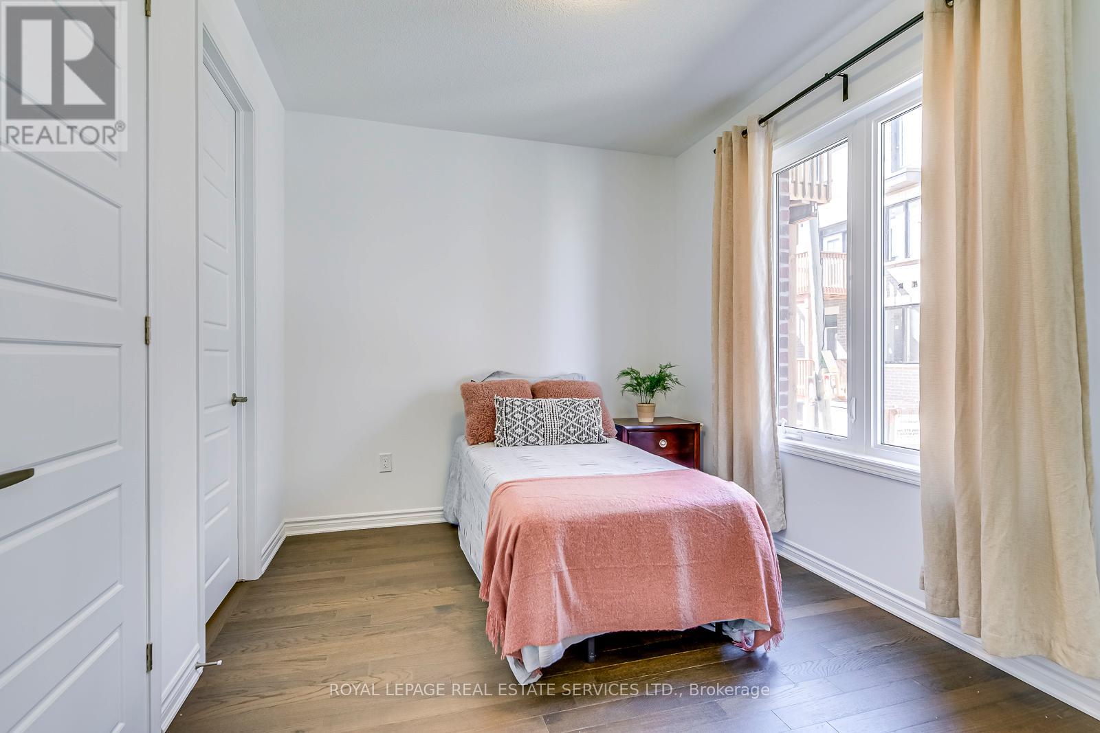 5188 Viola Desmond Drive, Mississauga, Ontario  L5M 2S7 - Photo 6 - W12600922