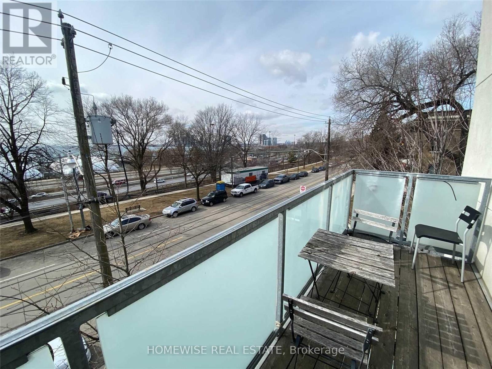 307 - 1 Triller Avenue, Toronto, Ontario  M6K 3B7 - Photo 4 - W12600958