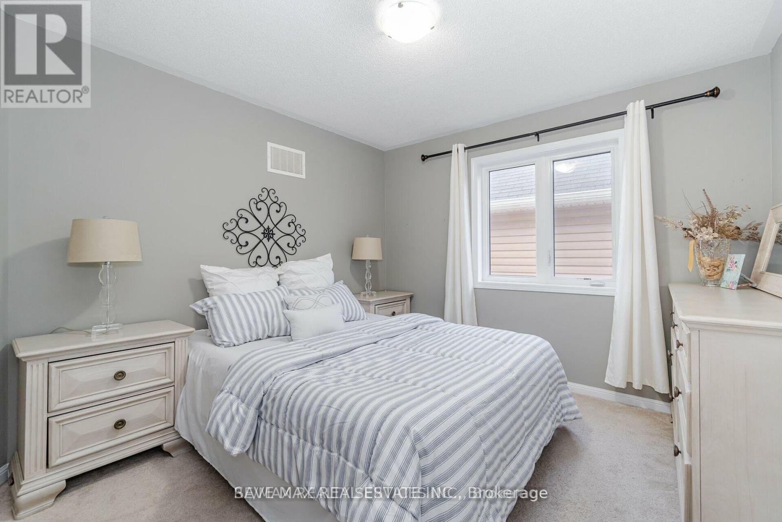 21 Gibbs Road, Brampton, Ontario  L7A 0G2 - Photo 8 - W12600968