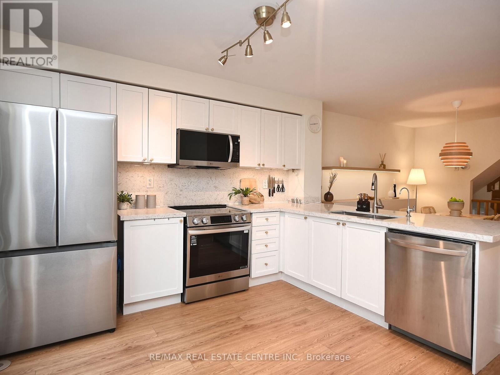 778 Johnson Heights, Milton, Ontario  L9T 0J7 - Photo 17 - W12601018