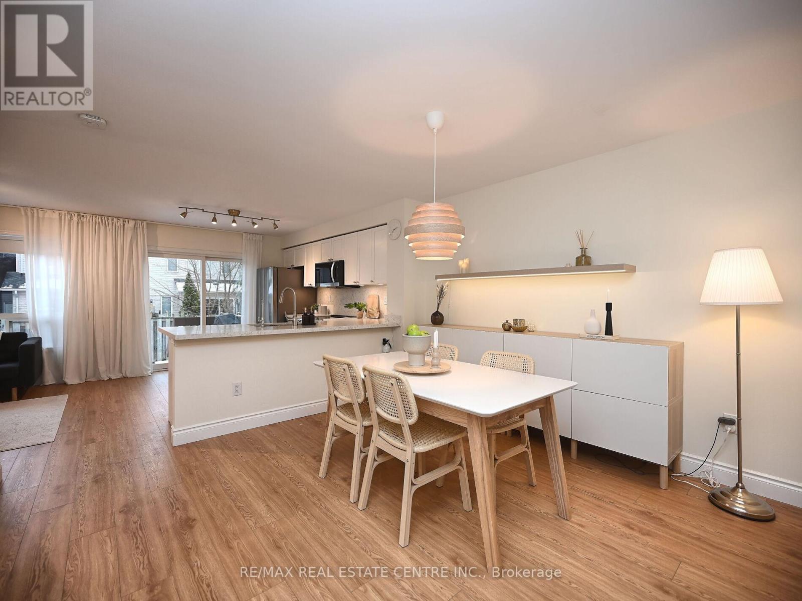 778 Johnson Heights, Milton, Ontario  L9T 0J7 - Photo 6 - W12601018