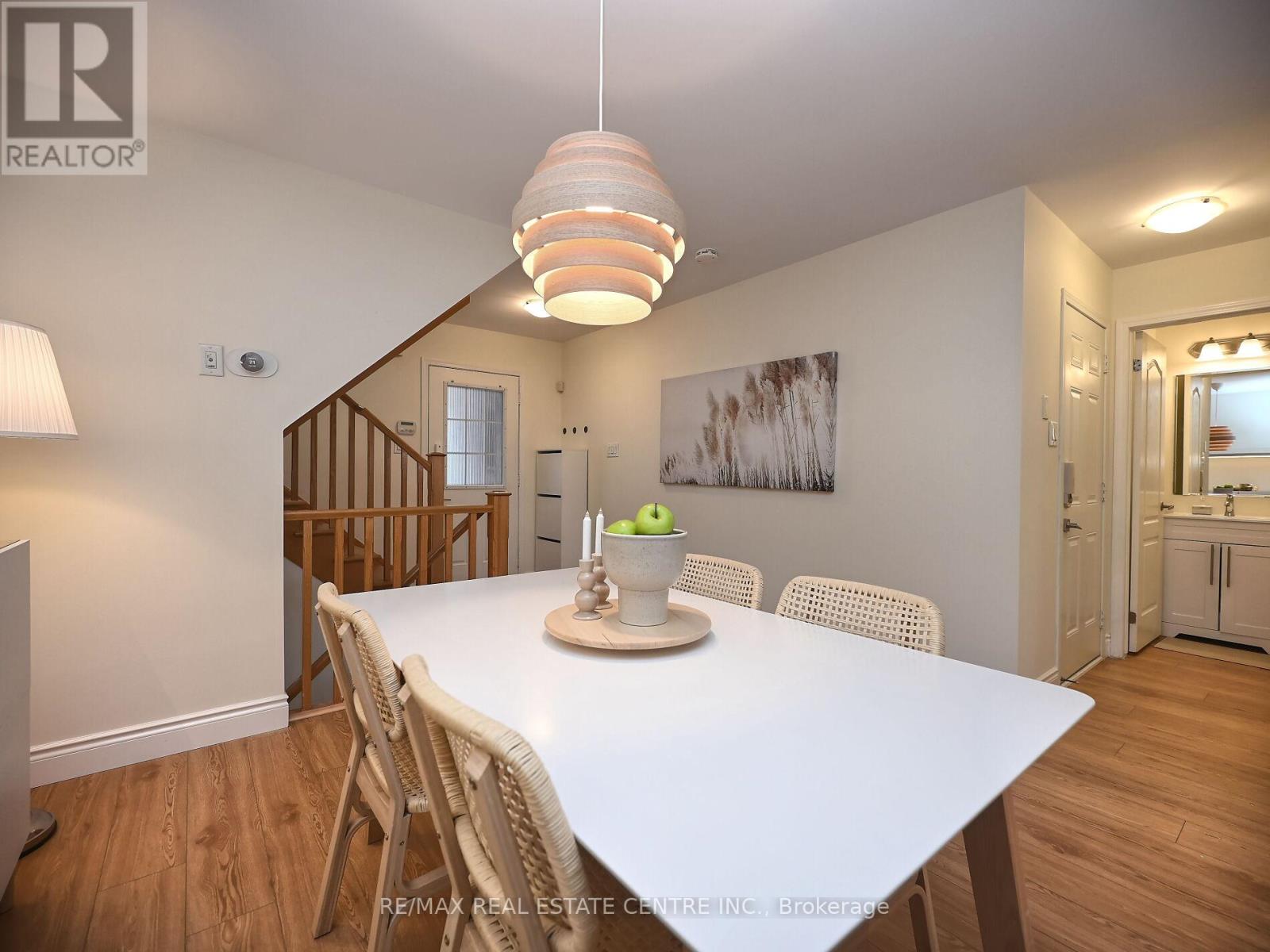 778 Johnson Heights, Milton, Ontario  L9T 0J7 - Photo 7 - W12601018