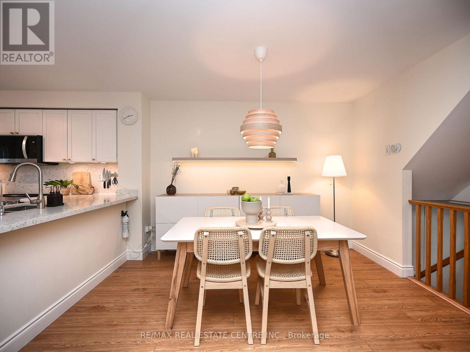 778 Johnson Heights, Milton, Ontario  L9T 0J7 - Photo 8 - W12601018