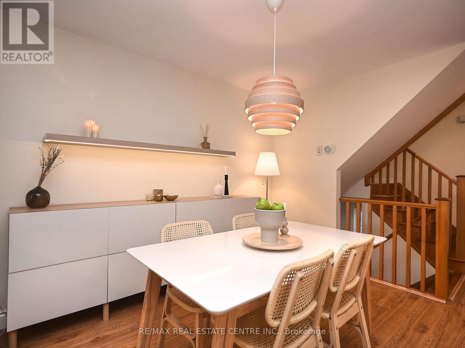 778 Johnson Heights, Milton, Ontario  L9T 0J7 - Photo 9 - W12601018