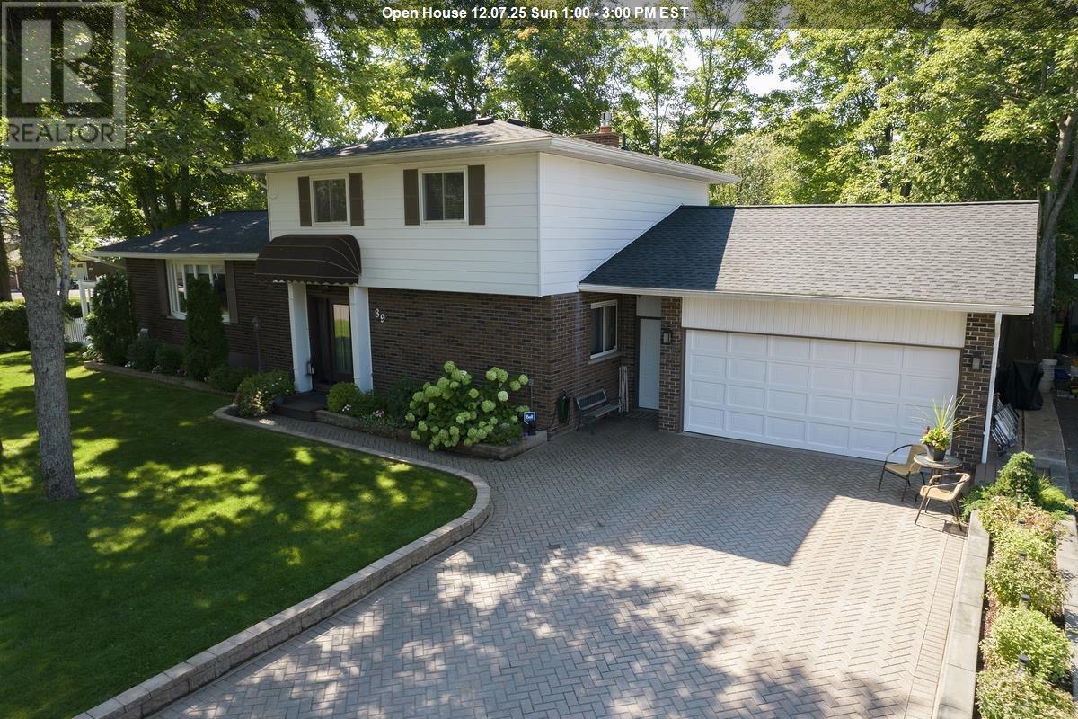 39 Val St, Sault Ste. Marie, Ontario  P6A 5B4 - Photo 1 - SM252468