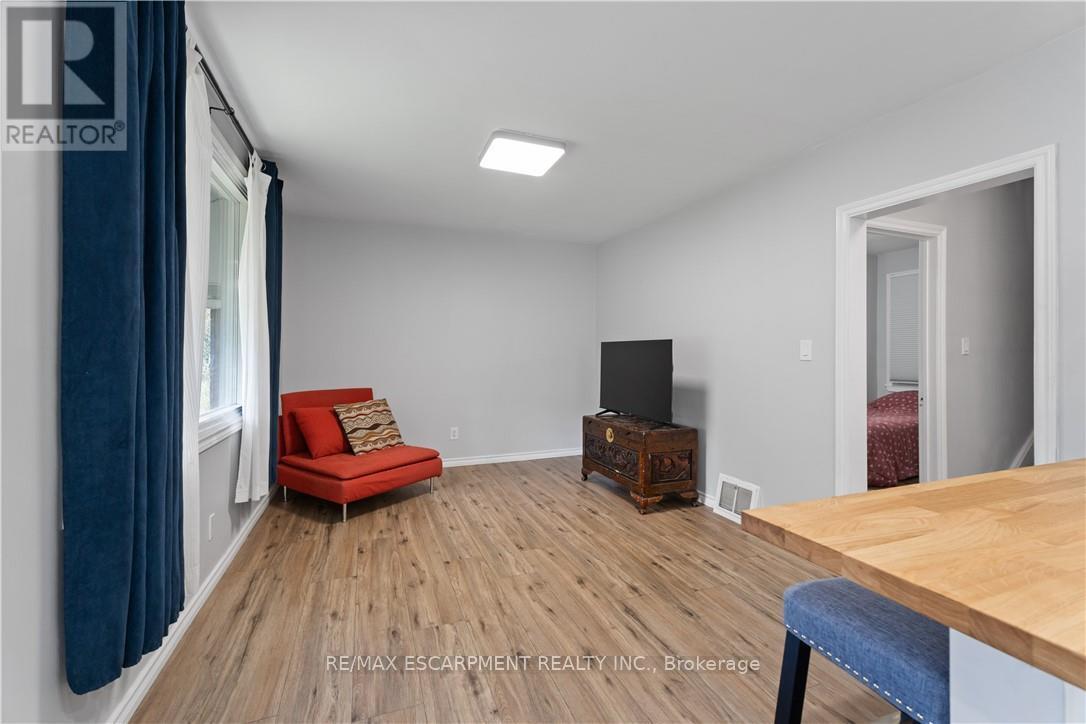 197 East 12th Street, Hamilton, Ontario  L9A 3X5 - Photo 12 - X12600796