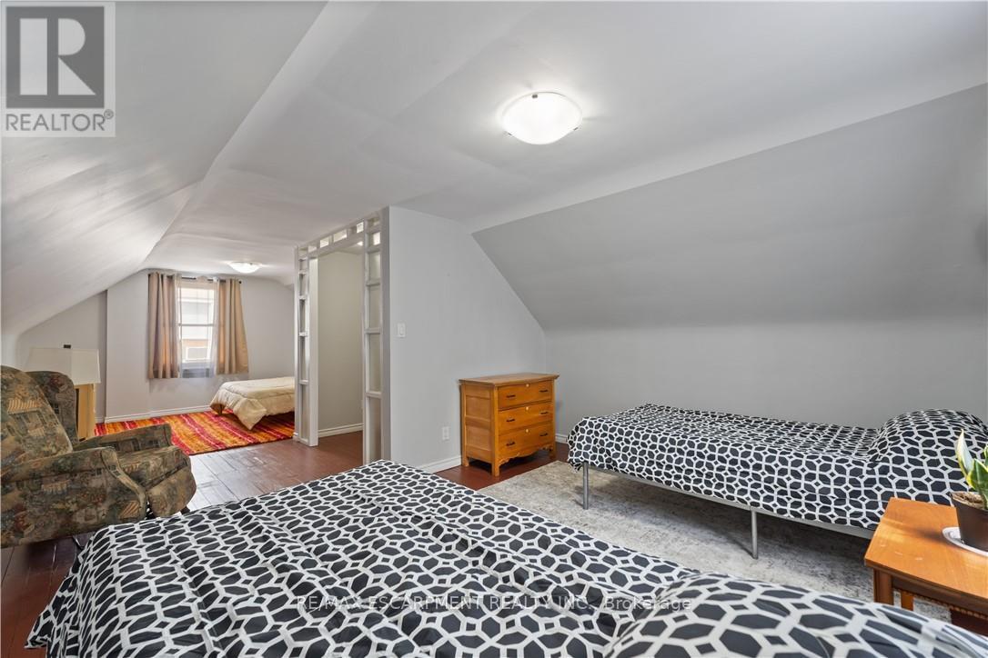 197 East 12th Street, Hamilton, Ontario  L9A 3X5 - Photo 21 - X12600796