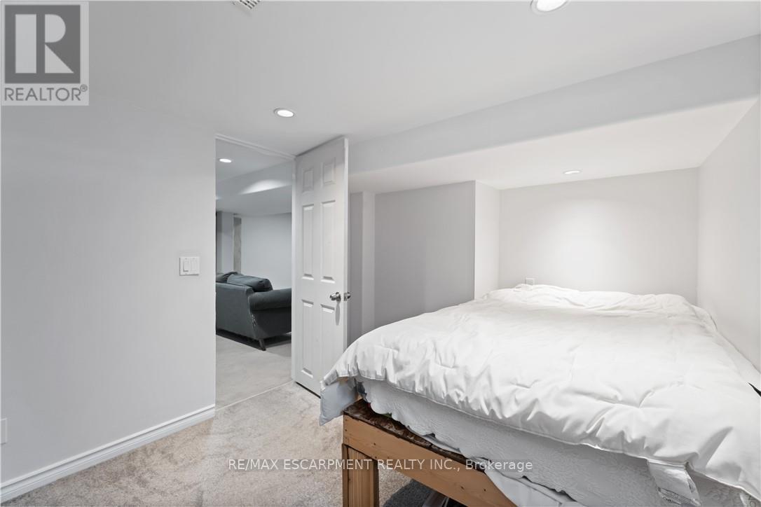 197 East 12th Street, Hamilton, Ontario  L9A 3X5 - Photo 30 - X12600796