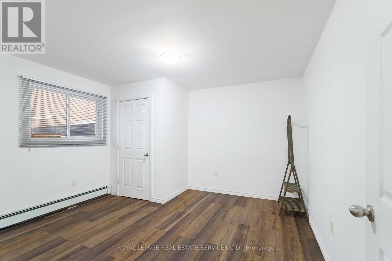 108 Queenston Street, St. Catharines, Ontario  L2R 2Z3 - Photo 11 - X12600926