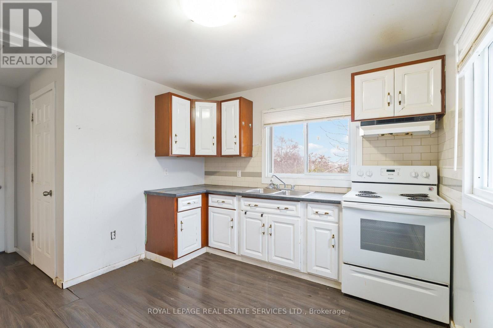 108 Queenston Street, St. Catharines, Ontario  L2R 2Z3 - Photo 19 - X12600926