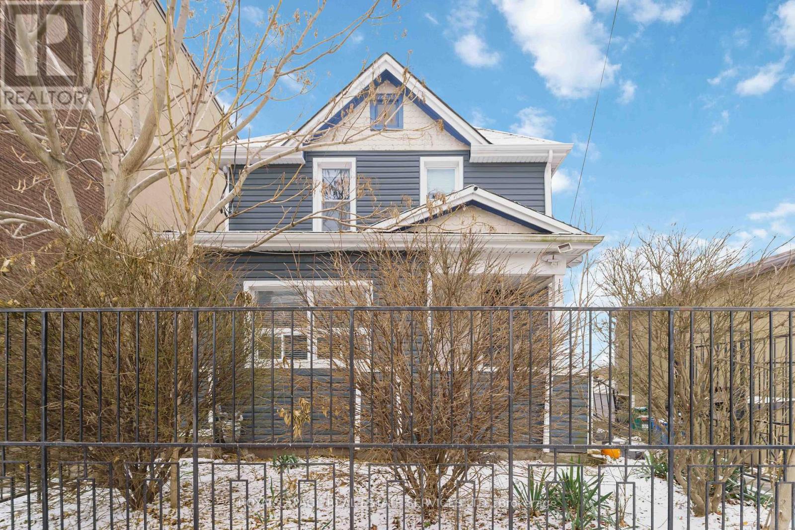 108 Queenston Street, St. Catharines, Ontario  L2R 2Z3 - Photo 2 - X12600926