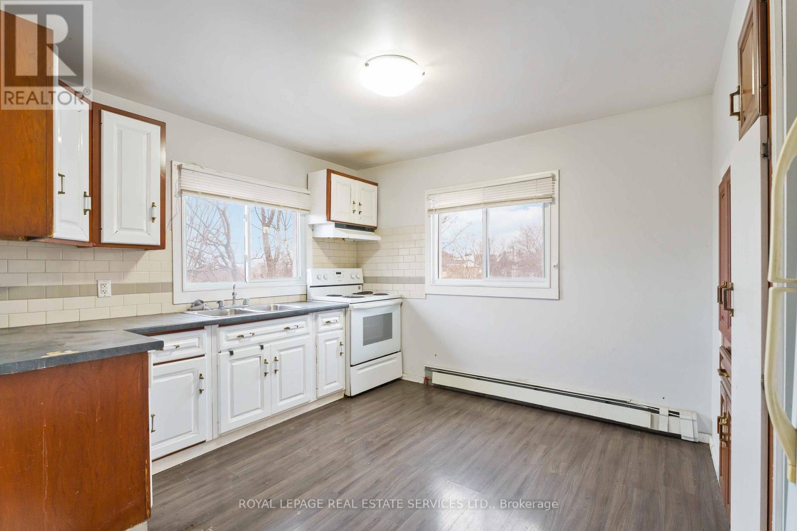 108 Queenston Street, St. Catharines, Ontario  L2R 2Z3 - Photo 20 - X12600926