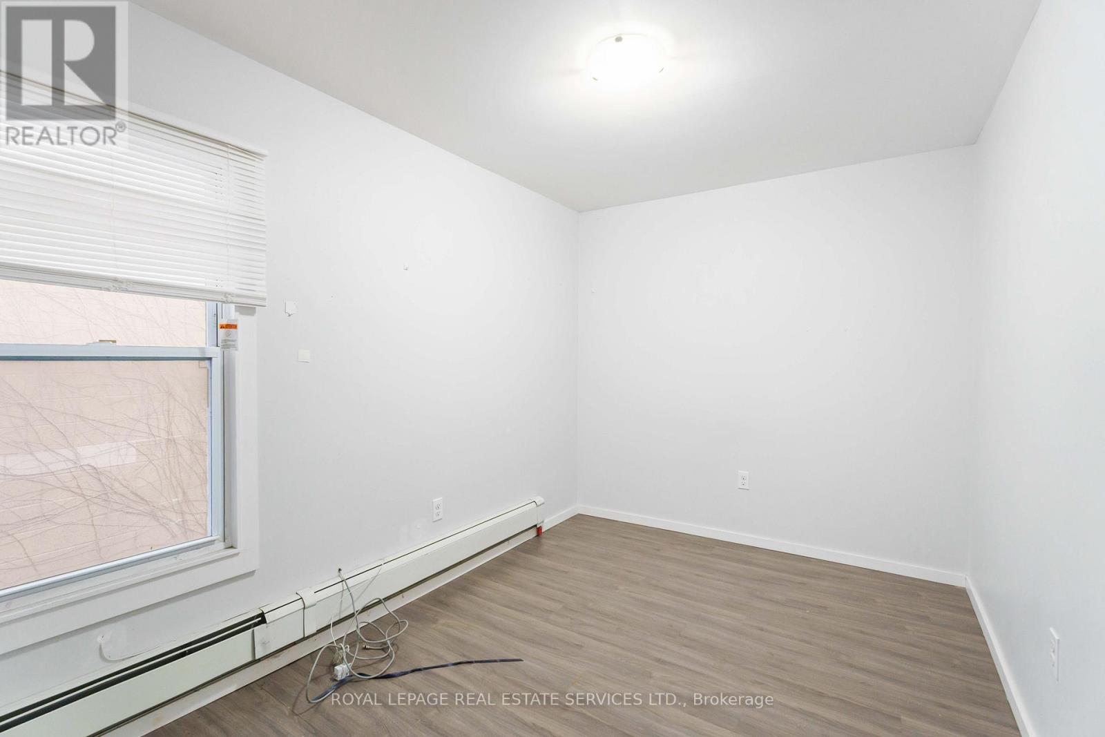 108 Queenston Street, St. Catharines, Ontario  L2R 2Z3 - Photo 24 - X12600926