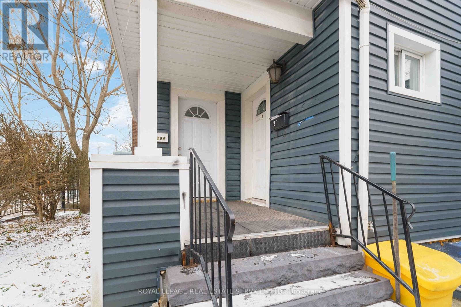 108 Queenston Street, St. Catharines, Ontario  L2R 2Z3 - Photo 3 - X12600926