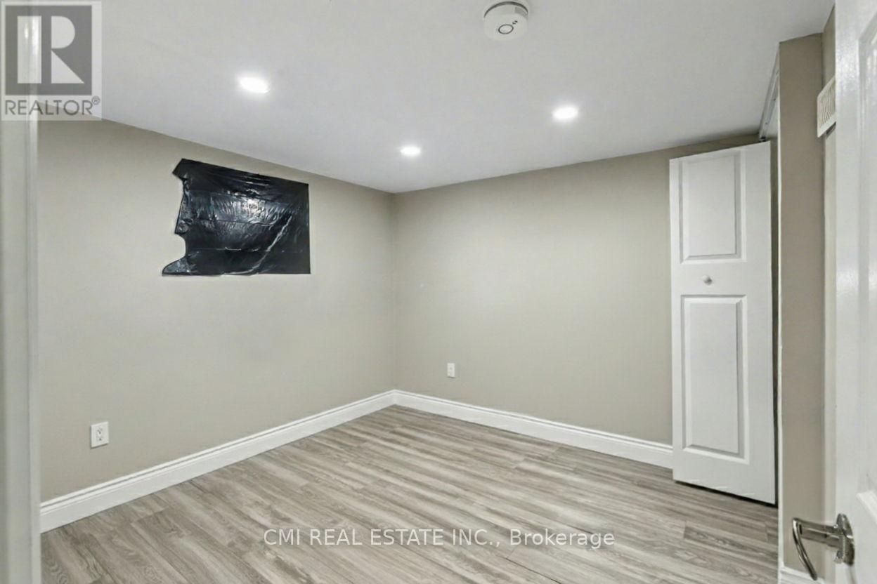 122 Montrose Street, Windsor, Ontario  N8X 1A3 - Photo 32 - X12600940