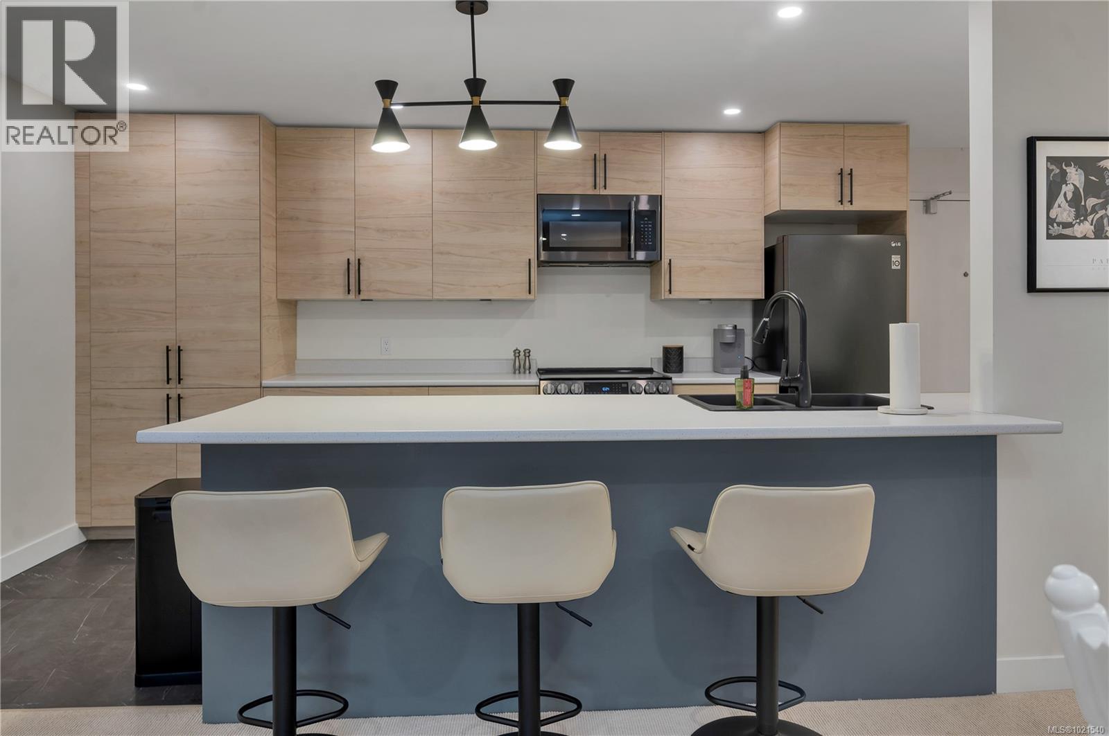 305 585 Dogwood St S, Campbell River, British Columbia  V9W 6T6 - Photo 2 - 1021540