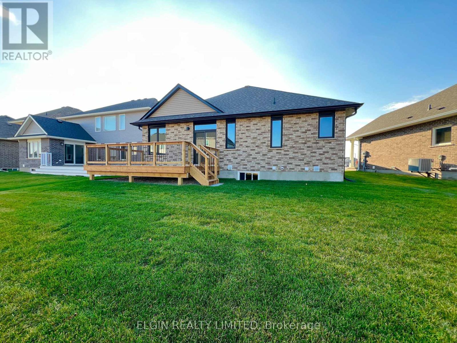 9 Dunning Way, St. Thomas, Ontario  N5R 0P7 - Photo 3 - X12601030