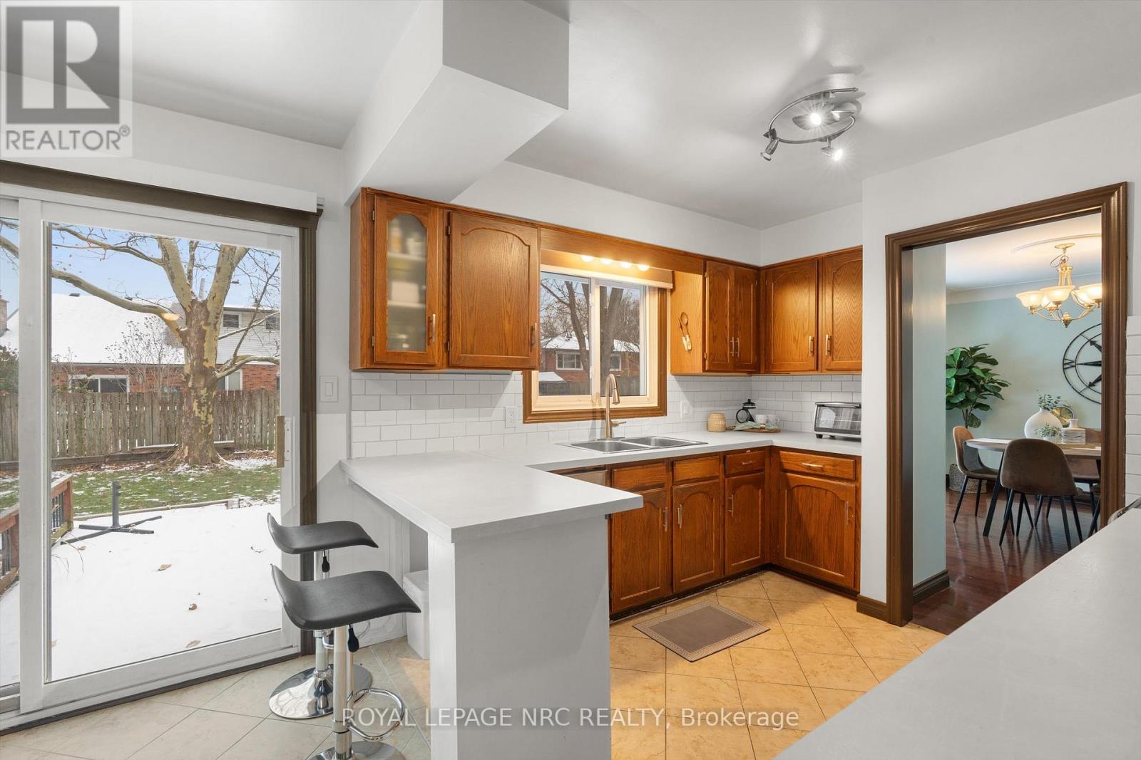 2821 Solar Crescent, Niagara Falls, Ontario L2J 4A8 - Photo 12 - X12601102