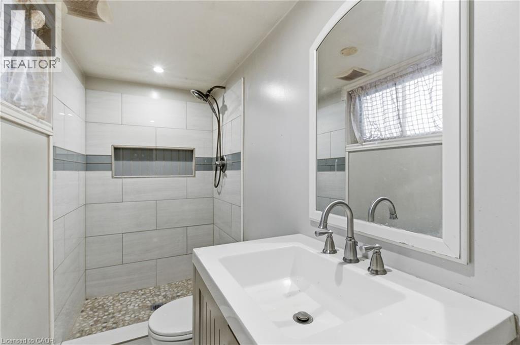 143 Aberdeen Street, Fort Erie, Ontario  L2A 3Y4 - Photo 14 - 40791766