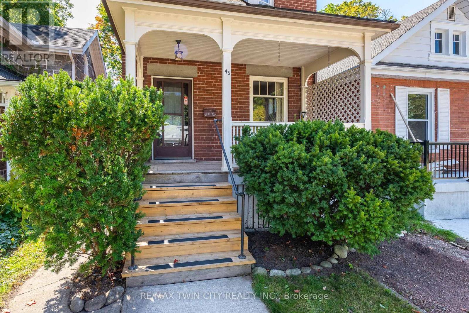 43 Mcnaughton Street, Cambridge, Ontario N1R 1Z2 - Photo 4 - X12513992