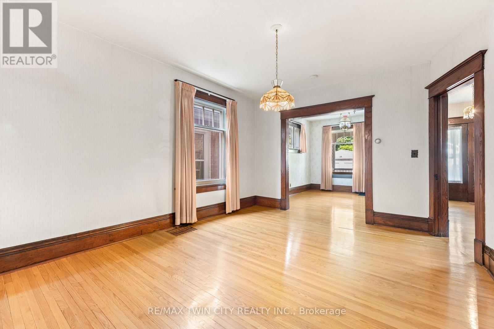 43 Mcnaughton Street, Cambridge, Ontario N1R 1Z2 - Photo 15 - X12513992