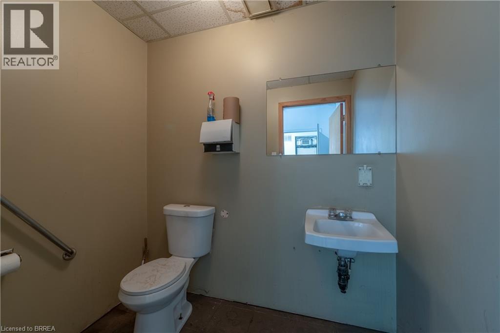 47 Copernicus Boulevard Unit# 3, Brantford, Ontario  N3P 1N4 - Photo 22 - 40790526