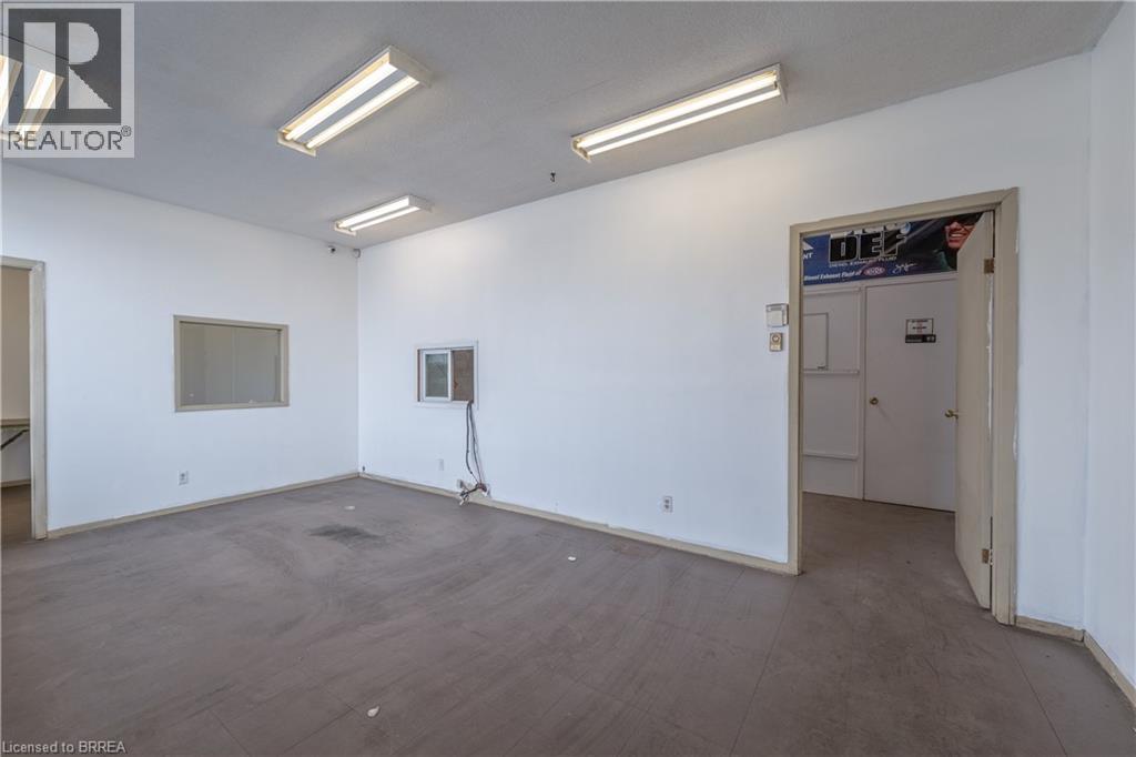 47 Copernicus Boulevard Unit# 3, Brantford, Ontario  N3P 1N4 - Photo 9 - 40790526