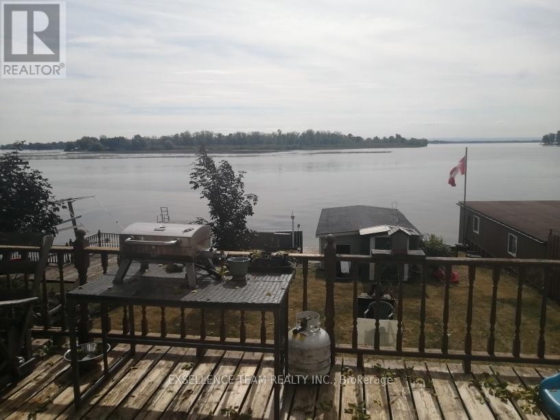 6803 St. Louis Point Road S, South Glengarry, Ontario  K0C 2E0 - Photo 9 - X12410453