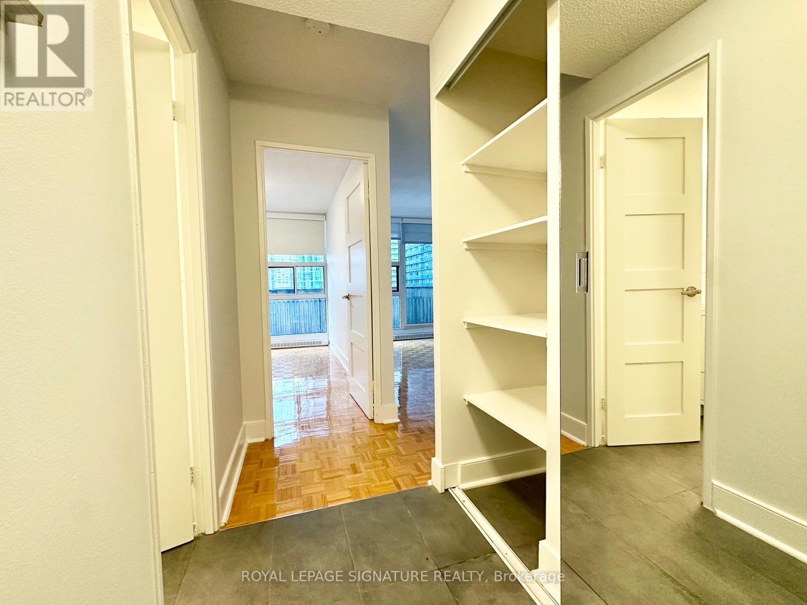 2110 - 33 Isabella Street, Toronto, Ontario  M4Y 2P7 - Photo 4 - C12600806