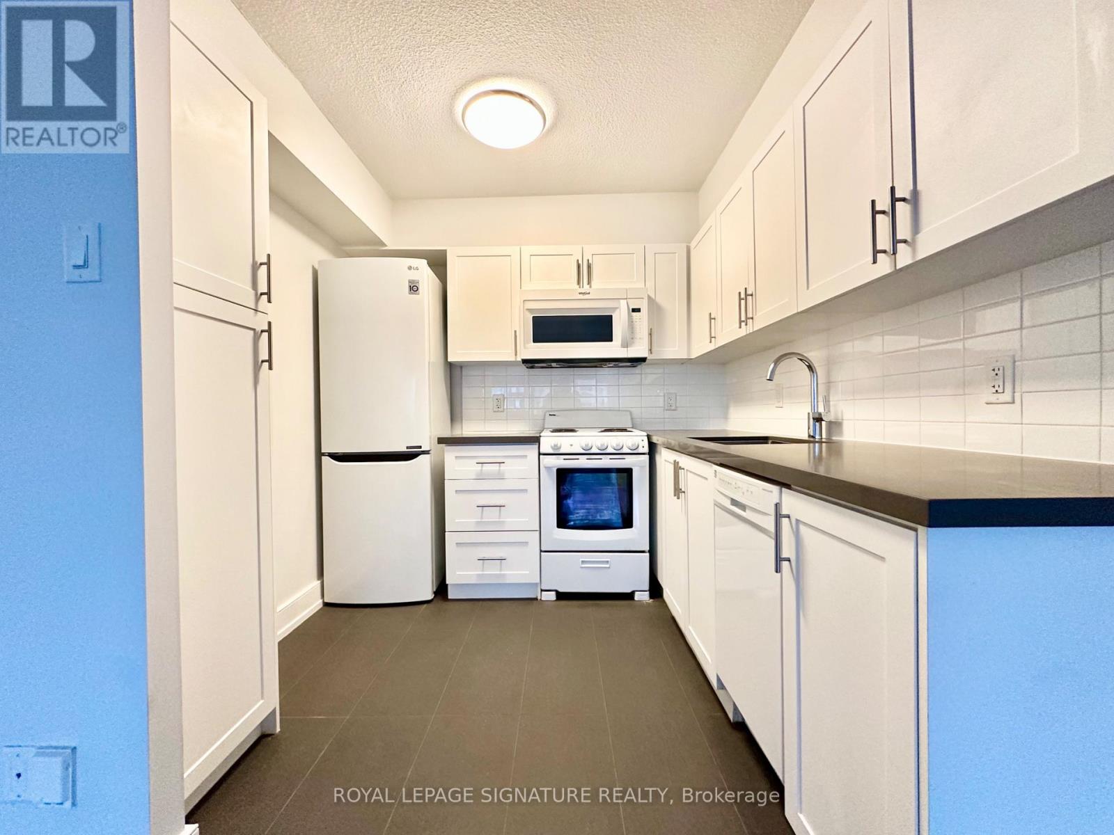 2109 - 33 Isabella Street, Toronto, Ontario  M4Y 2P7 - Photo 4 - C12600832