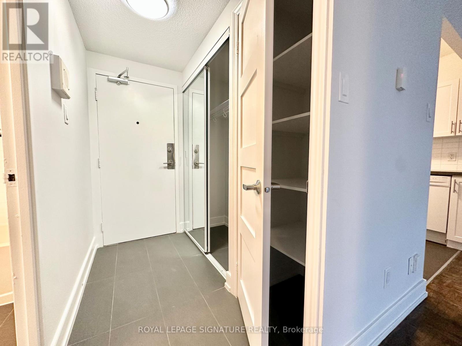 2109 - 33 Isabella Street, Toronto, Ontario  M4Y 2P7 - Photo 8 - C12600832