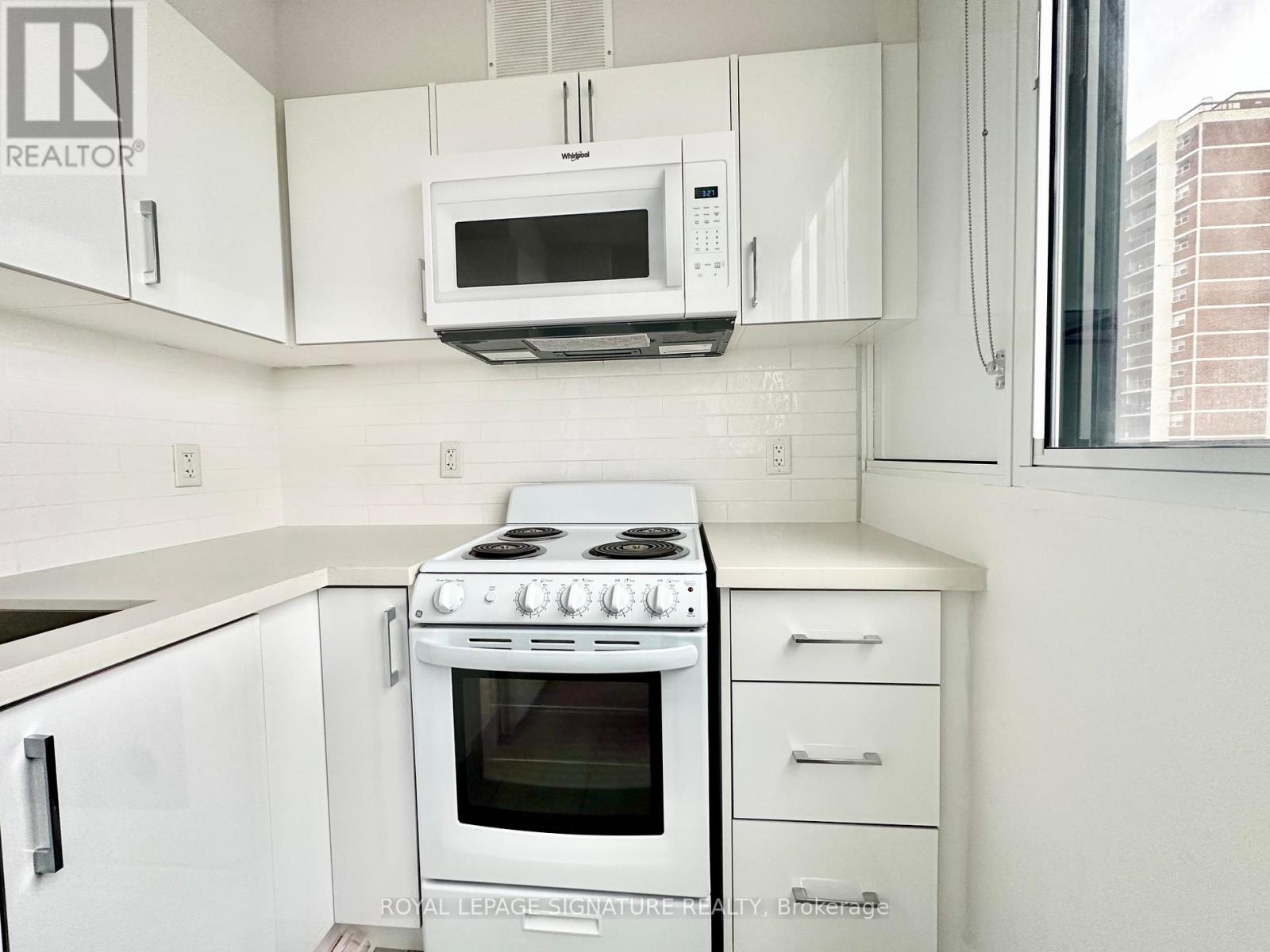 1213 - 33 Isabella Street, Toronto, Ontario  M4Y 2P7 - Photo 5 - C12600898