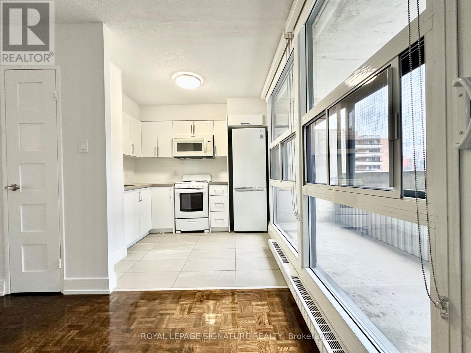 701 - 33 Isabella Street, Toronto, Ontario  M4Y 2P7 - Photo 4 - C12600962