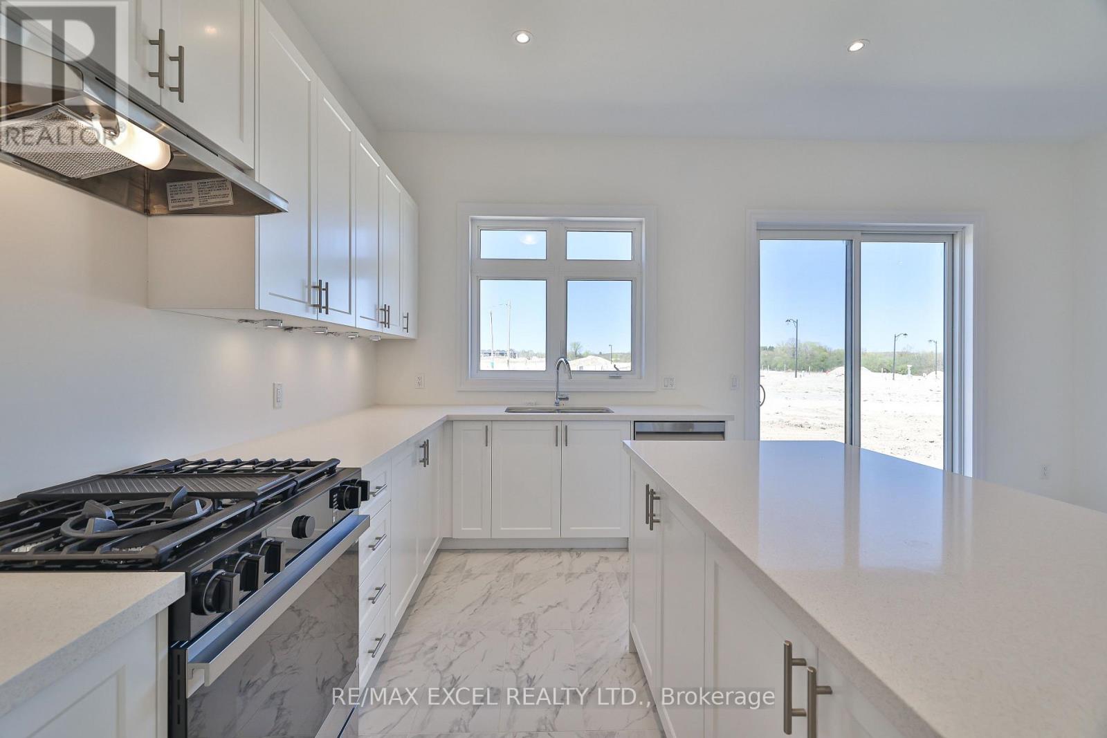 24 Sunny Acre Crescent, King, Ontario  L7B 1B6 - Photo 14 - N12426962