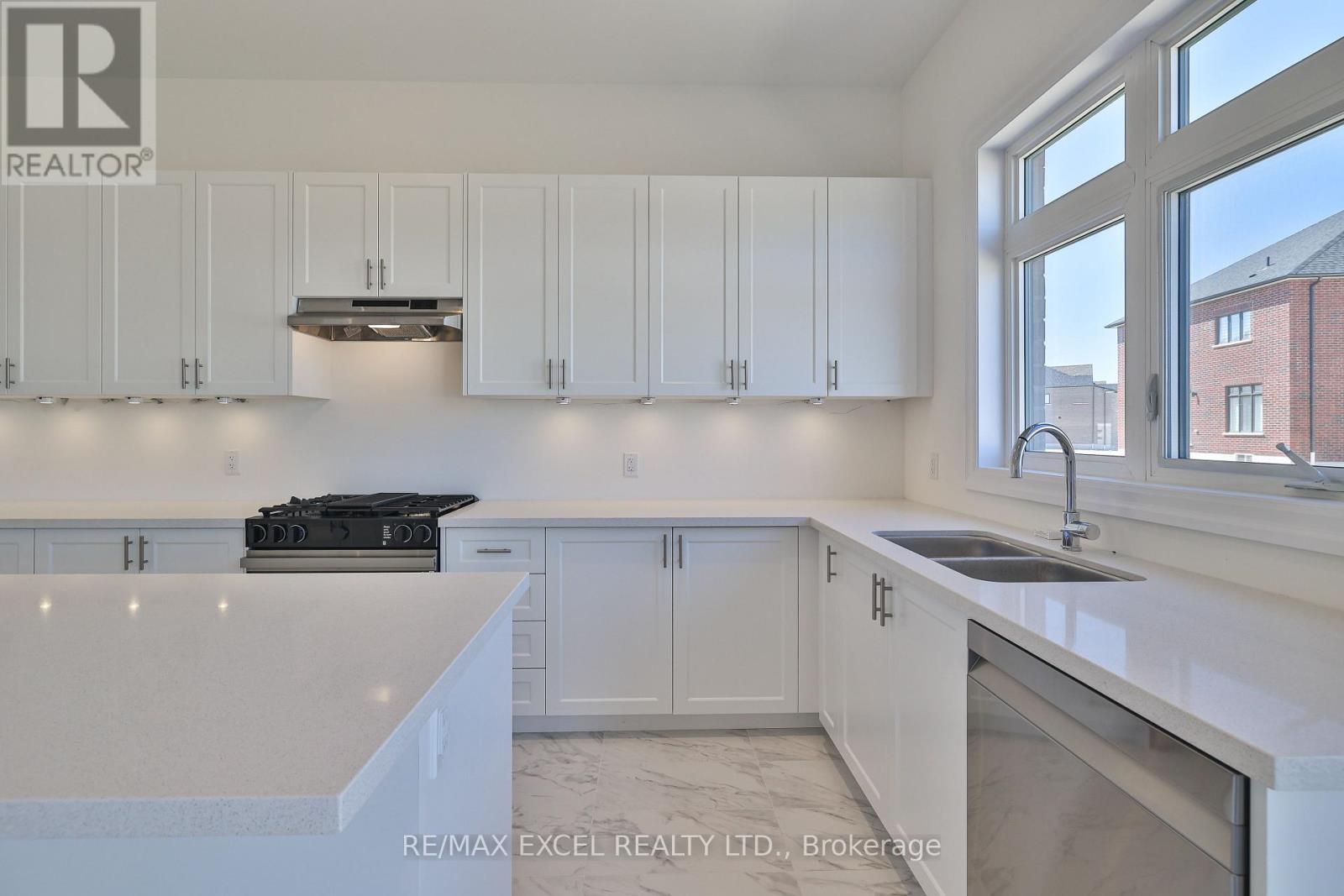 24 Sunny Acre Crescent, King, Ontario  L7B 1B6 - Photo 17 - N12426962