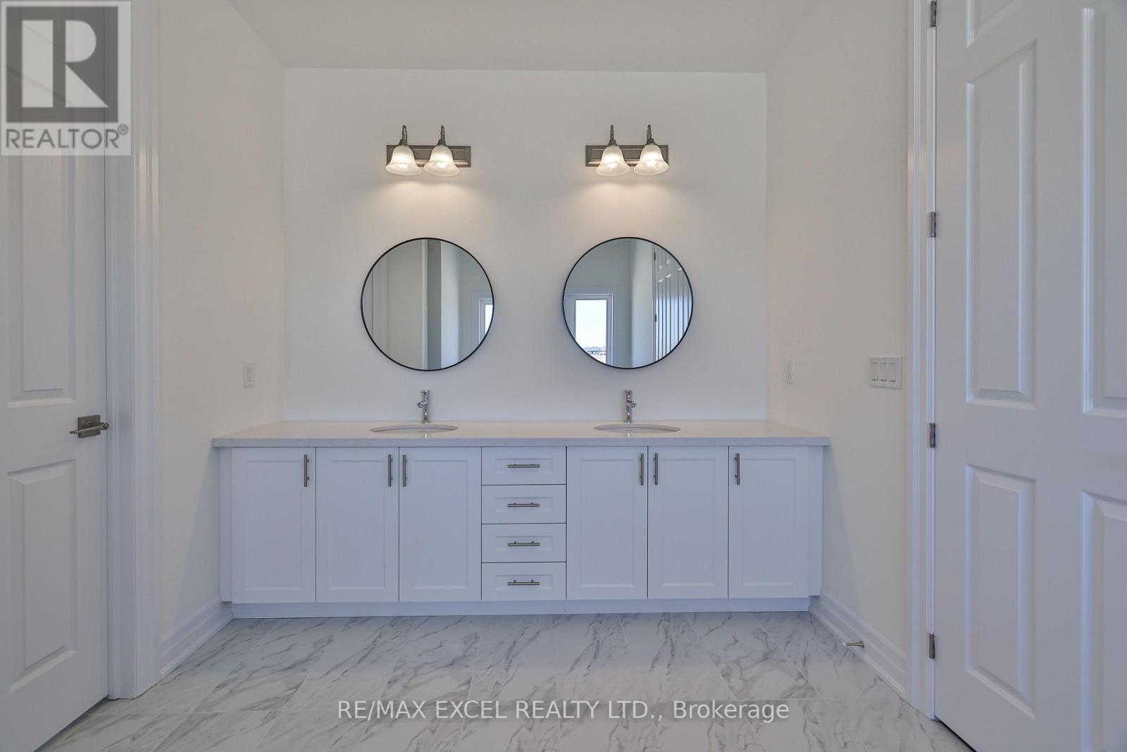 24 Sunny Acre Crescent, King, Ontario  L7B 1B6 - Photo 32 - N12426962