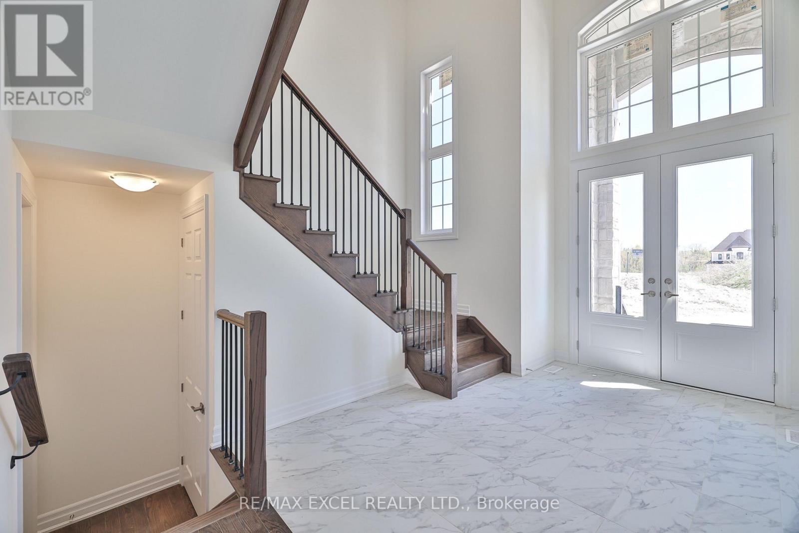 24 Sunny Acre Crescent, King, Ontario  L7B 1B6 - Photo 4 - N12426962