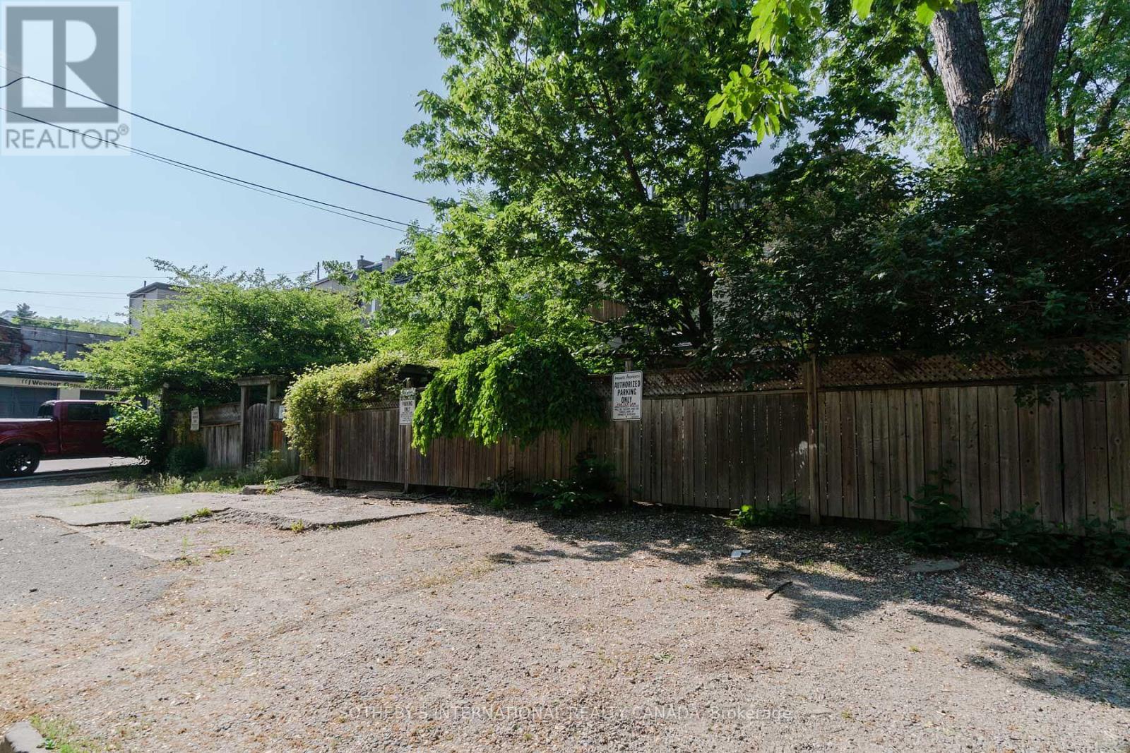 Unit 2 - 215 Carlton Street, Toronto, Ontario  M5A 2K9 - Photo 18 - C12601044